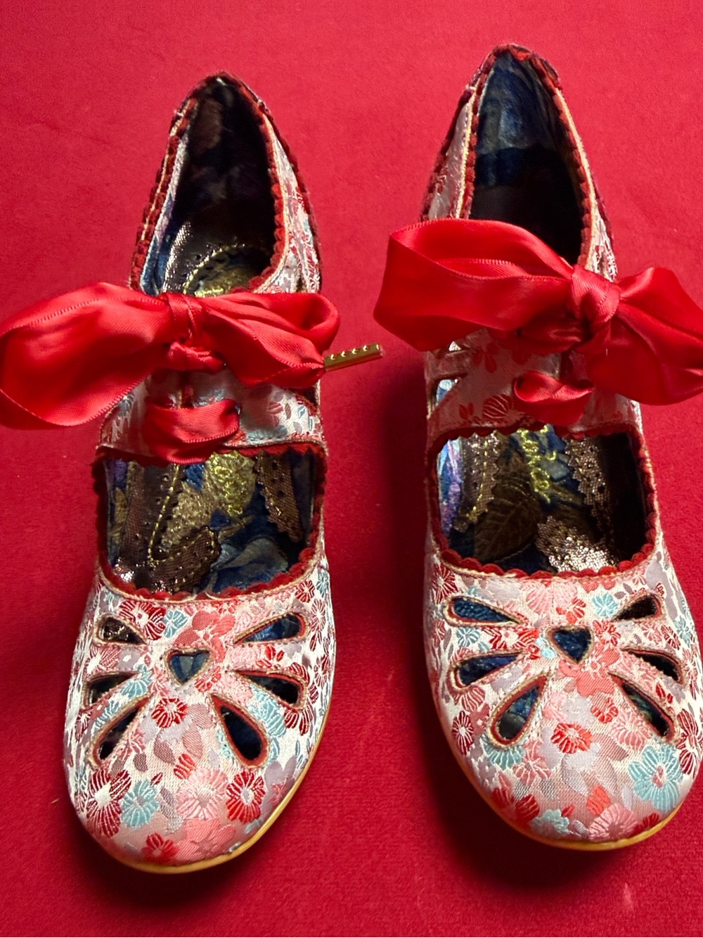 Irregular Choice Floral Embroidered Mary Jane Heels w/ Red Ribbon size 8, 39 UK